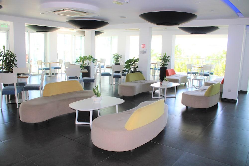 Tasia Maris Oasis 3* Ajia Napa
